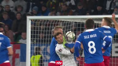Böser Kung-Fu-Tritt gegen Leon Goretzka