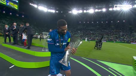 Da ist das Ding! Chelseas Final-Helden in Party-Laune
