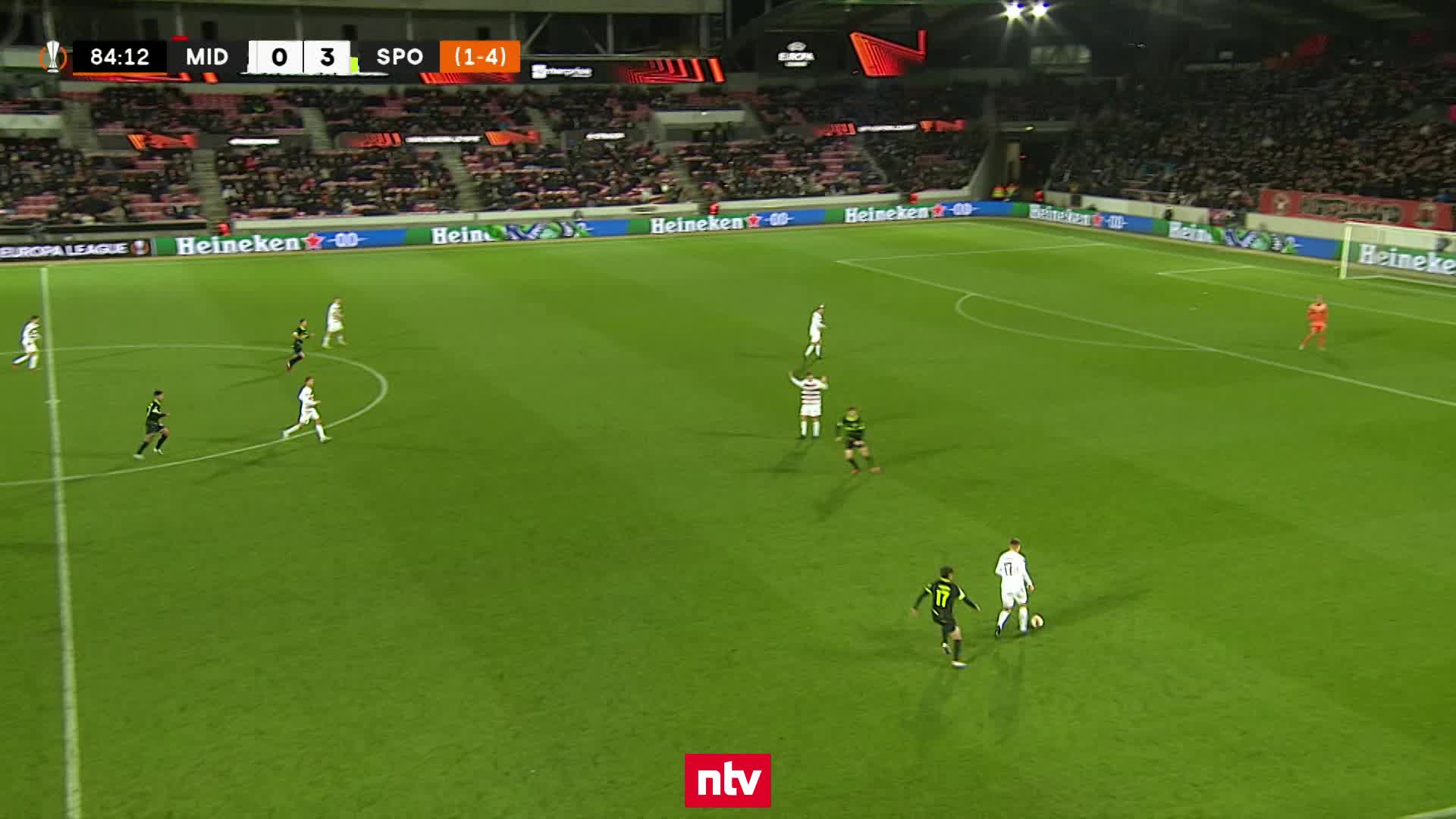 Sporting freut sich über verrücktes Eigentor