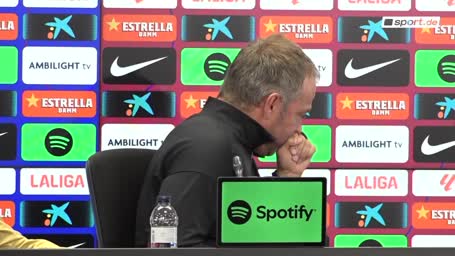 Hansi Flicks kuriose Husten-Flucht im Video