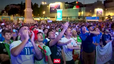 Ekstase pur: Italienische Fans außer Rand und Band