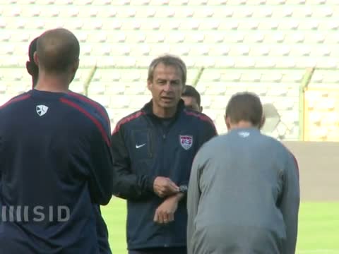 Klinsmann unter Druck: Siegzwang und scharfe Kritik