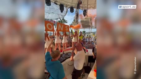 Klopp-Nachfolger Slot macht Party auf Ibiza