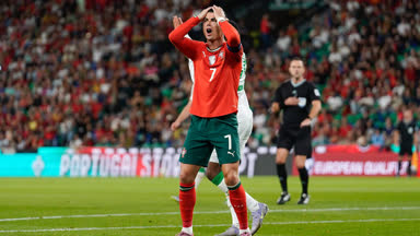 CR7 verballert Elfer, Portugal siegt spät