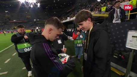 Held des Abends! Kimmich bedankt sich beim Balljungen