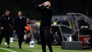 Porto-Star schießt Eigentor aus 40 Metern!