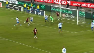 Ernst vereitelt Hannover-Großchance