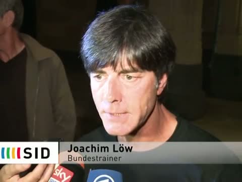 Ankunft DFB-Team: Löw will sechs Punkte aus zwei Spielen