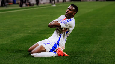 Highlights: Lyon fegt Bukarest aus dem Stadion