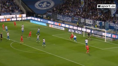 Dieser Kopfball ist NICHT drin