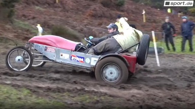 Skurrile Renn-Action in England