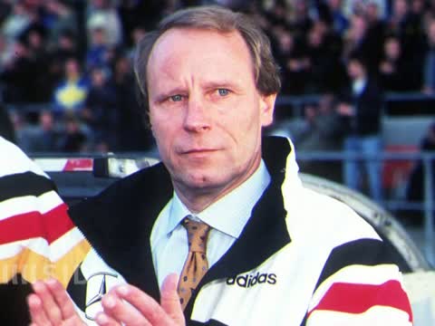 Berti Vogts zwei weitere Jahre Nationaltrainer von Aserbaidschan