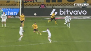 Zweikampf mit dem eigenen Mitspieler Zweikampf mit dem eigenen Mitspieler