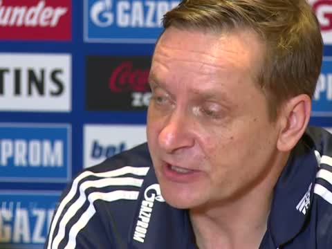 Schrecksekunde für S04: Kirchhoff verletzt sich am Knöchel