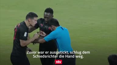 Nach Brutalo-Foul: Hier fliegt Ex-Bayern-Star James vom Platz