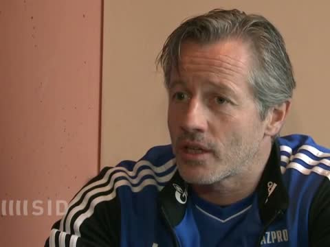 Jens Keller: Trainer auf Zeit im Schalker "Wahnsinn"