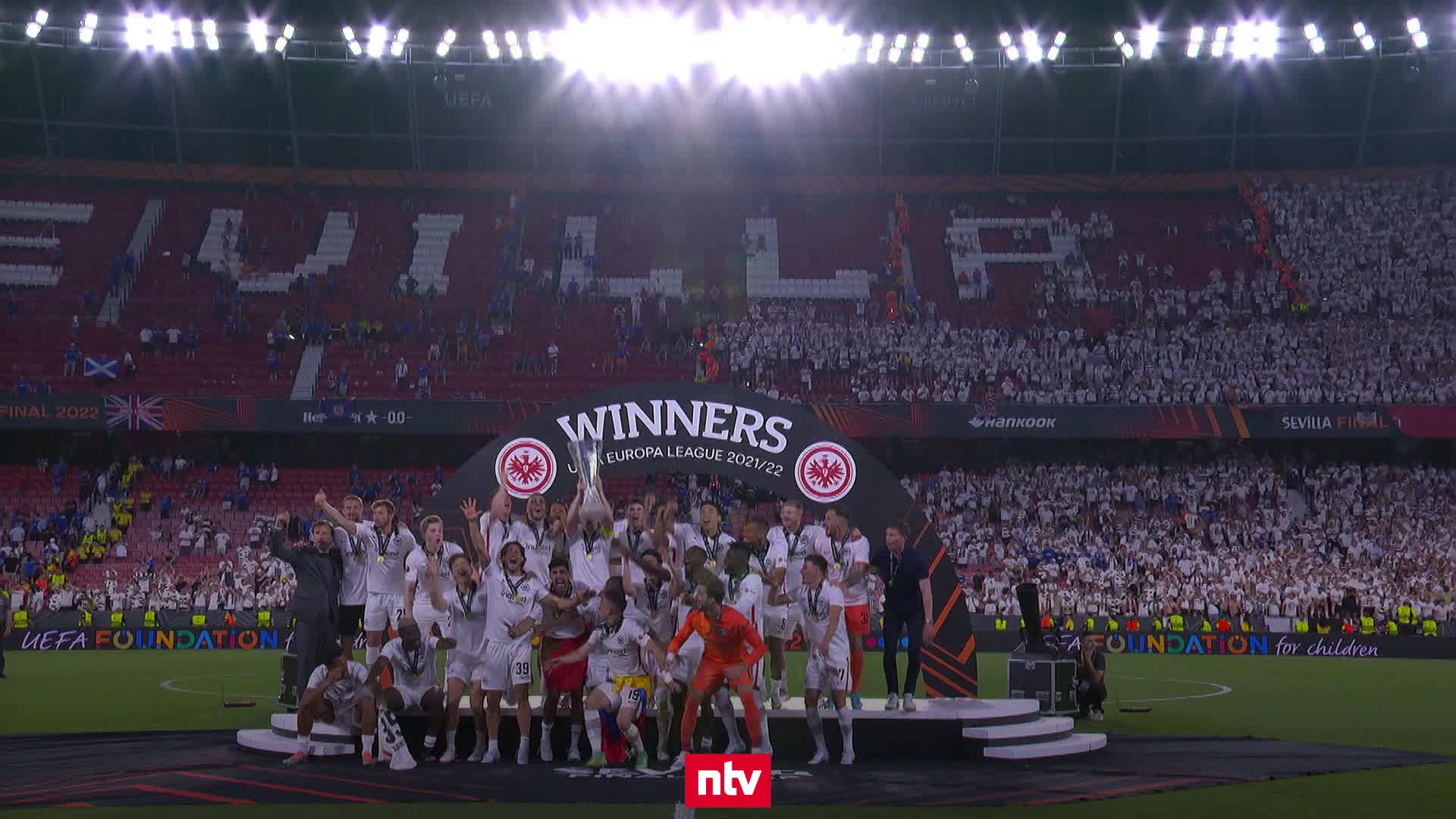 Peter Fischer vor Pokal-Knaller: "Die Stadt hat Fieber"