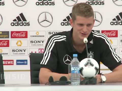 Lars Bender rettet DFB-Elf ins Viertelfinale gegen Griechenland