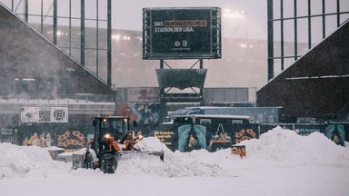 Schnee-Chaos! Absage auf St. Pauli, Bremen schippt
