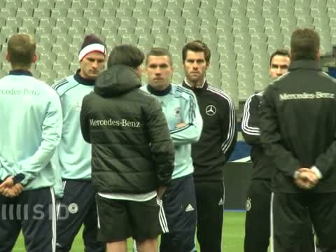 Trotz Absagenflut: Löw will mit Erfolg gegen Frankreich starten