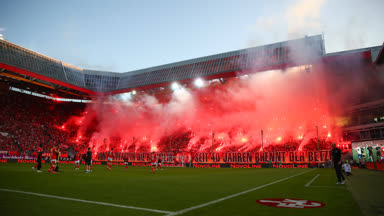 Irre Choreo! FCK-Fans sorgen für Gänsehaut