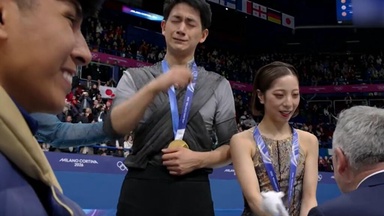 Gold-Japaner weint hemmungslos Gold-Japaner weint hemmungslos