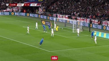 Highlights: Italien schockt England früh