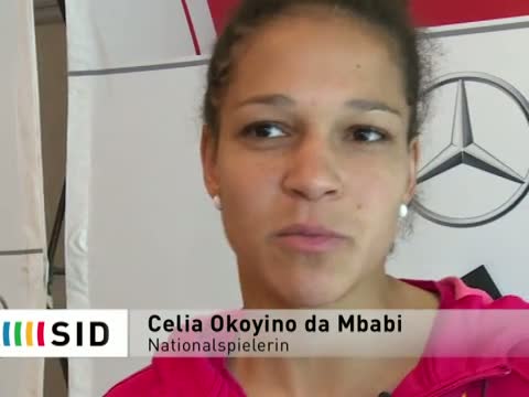 EM-Porträt: Celia Okoyino da Mbabi – die Torgarantin