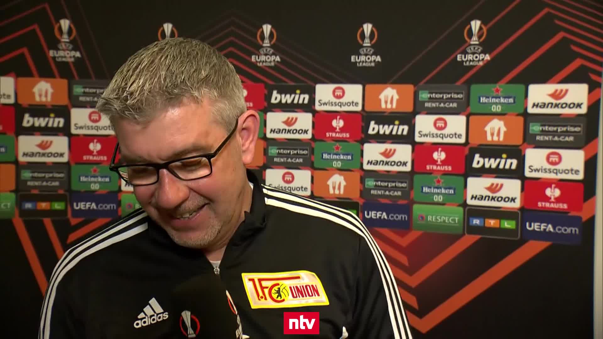 Coach Fischer über Unions kuriosen Geburtstagsbrauch