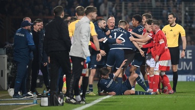 Rudelbildung! Bochum-Bank nach Schubser stinksauer