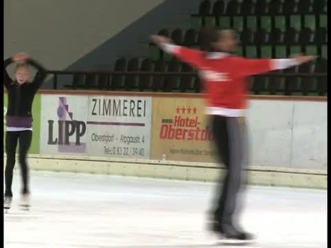 Ex-Nationalspieler Mansiz will als Eiskunstläufer zu Olympia