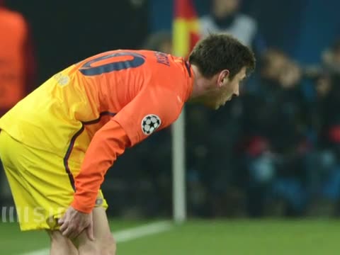 Duell der Superstars: Ibrahimovic und Messi treffen beim 2:2
