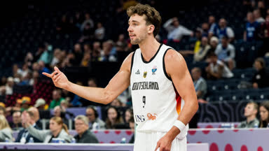 Irrer Dunk! Franz Wagner lässt es scheppern