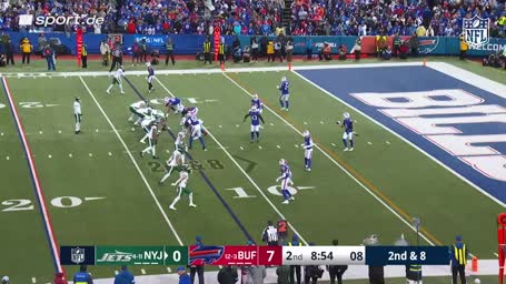 Rodgers wirft Interception zu D-Lineman