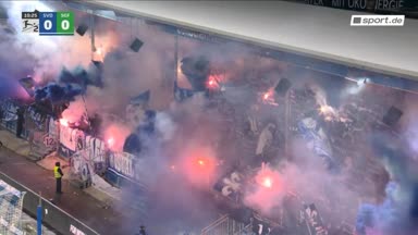 Lilien-Fans starten Support mit Pryo-Technik Lilien-Fans starten Support mit Pryo-Technik