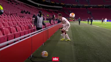 Europa-League-Aufreger: Balljunge wirft Spieler ab