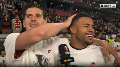 Freiburg-Keeper Atubolu wird abgefeiert
