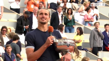 Zverev wird in seiner Dankesrede emotional Zverev wird in seiner Dankesrede emotional