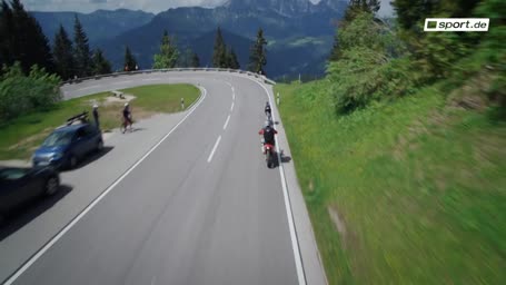 Fast 100 km/h! Rad-Star mit halsbrecherischer Abfahrt