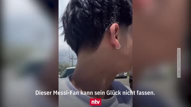 Messi-Küsschen bringt jungen Fan zum Weinen