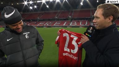 Endlich! Atubolu bekommt sein Schuster-Trikot