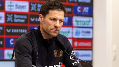 Xabi Alonso kämpft mit den Tränen