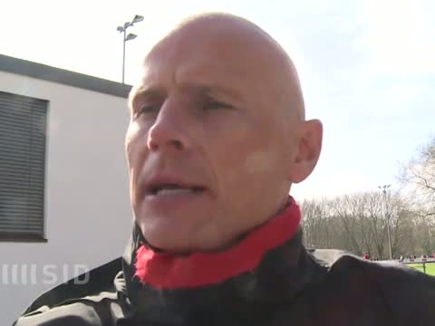 Köln: Solbakken darf Trainer bleiben - vorerst