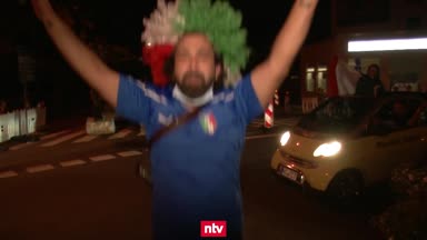 Deutschlands Straßen in Grün-Weiß-Rot getränkt