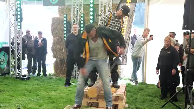 Duell der Maschinen: Wiese unterliegt Krämer