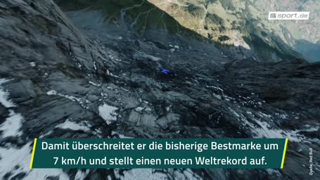 Irre Bilder! Wingsuit-Pilot knackt Rekord