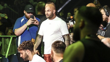 Spektakuläre Premiere bei Duell der MMA-Legende
