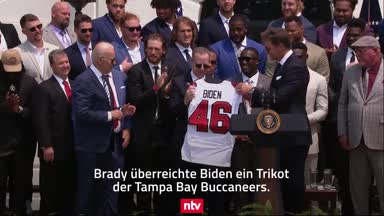 NFL-Star Brady scherzt mit US-Präsident Biden