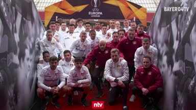 Say no to racism! Bayer-Kampagne vor Porto-Spiel