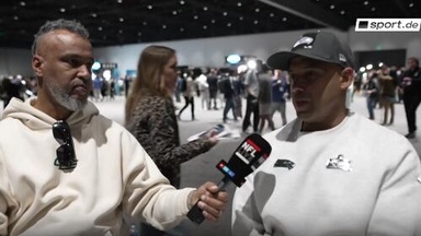 "Coach" Esume im Gespräch mit dem Architekt der "Dark Side"